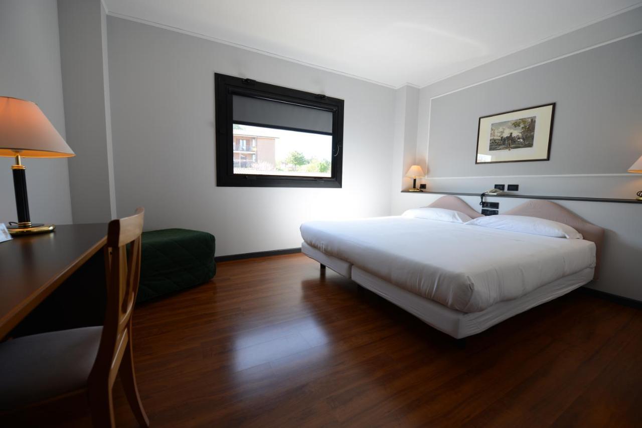 Hotel Mamiani & Relaxing Spa Urbino Værelse billede